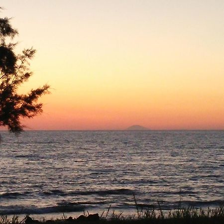 Irida Beach Resort Suites Kipariszía Kültér fotó